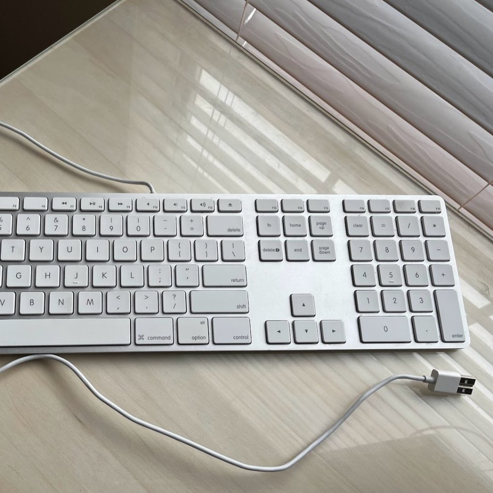 Apple USB Keyboard with Numeric Keypad
